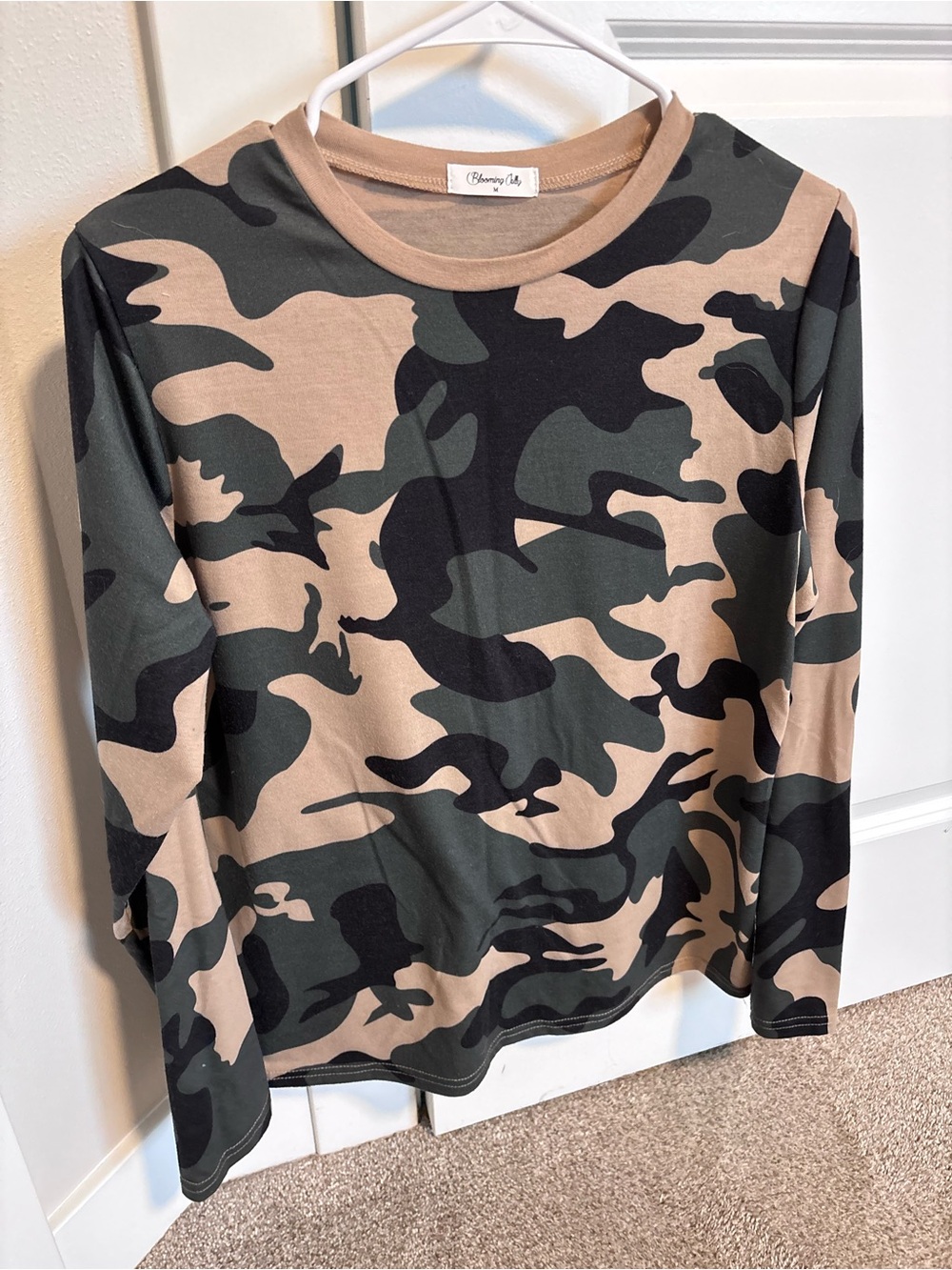 Women's Camo Long Sleeve Tee - Olive/Tan/Black